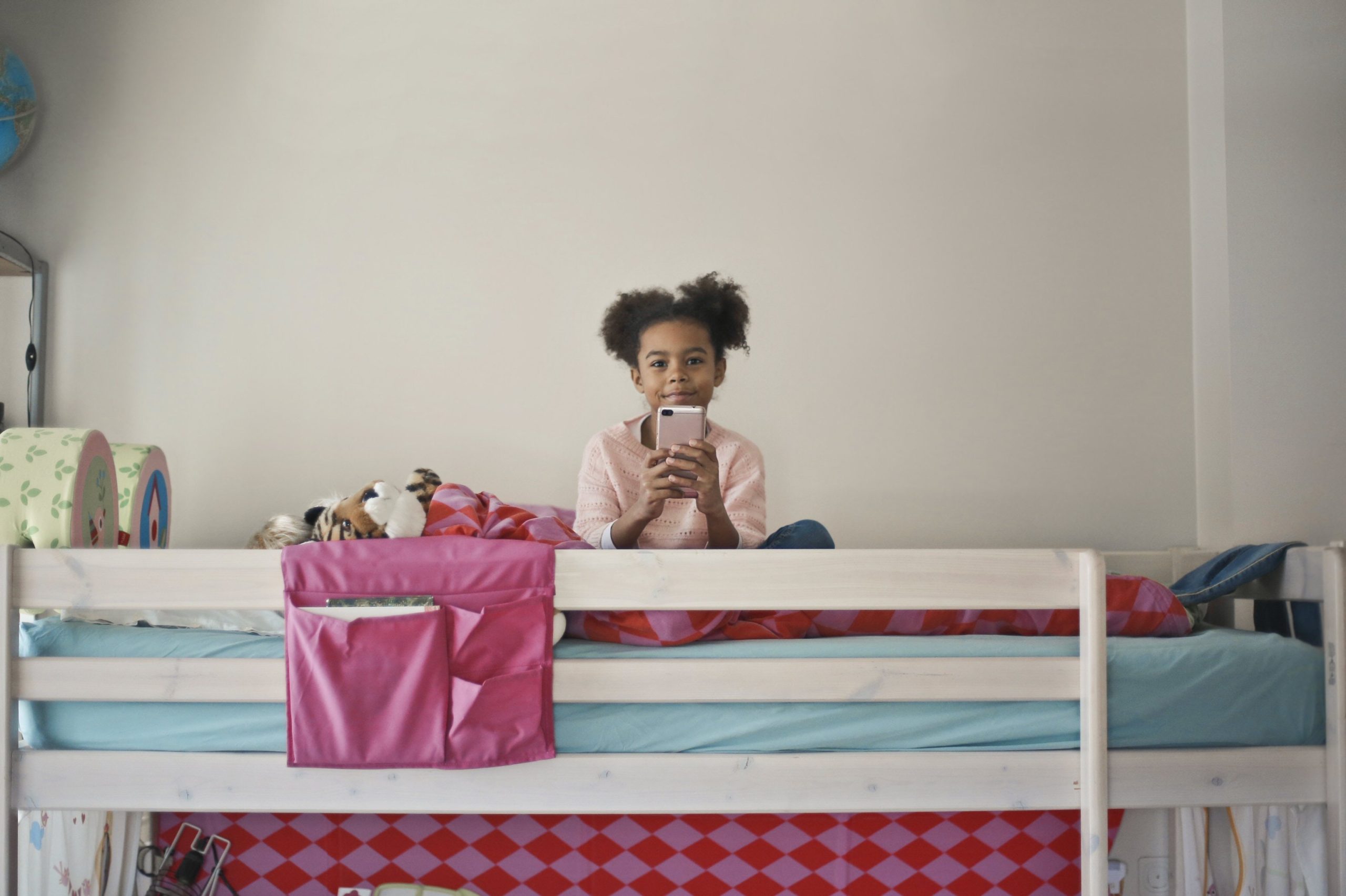 Read more about the article Sécuriser l’usage des smartphones chez les enfants