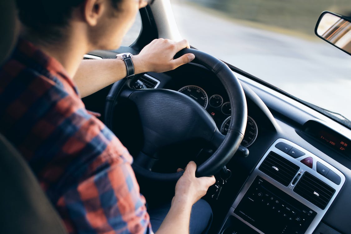 You are currently viewing Tips for Handling Teens First Job as a Driver