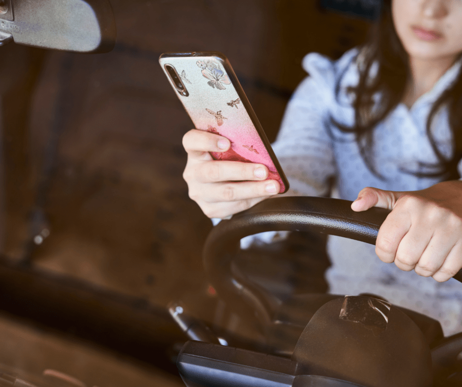 ใช้ โทรศัพท์ในขณะขับขี่ 