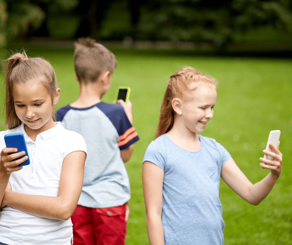 You are currently viewing 7 consejos para mantener a tus hijos seguros fuera de casa